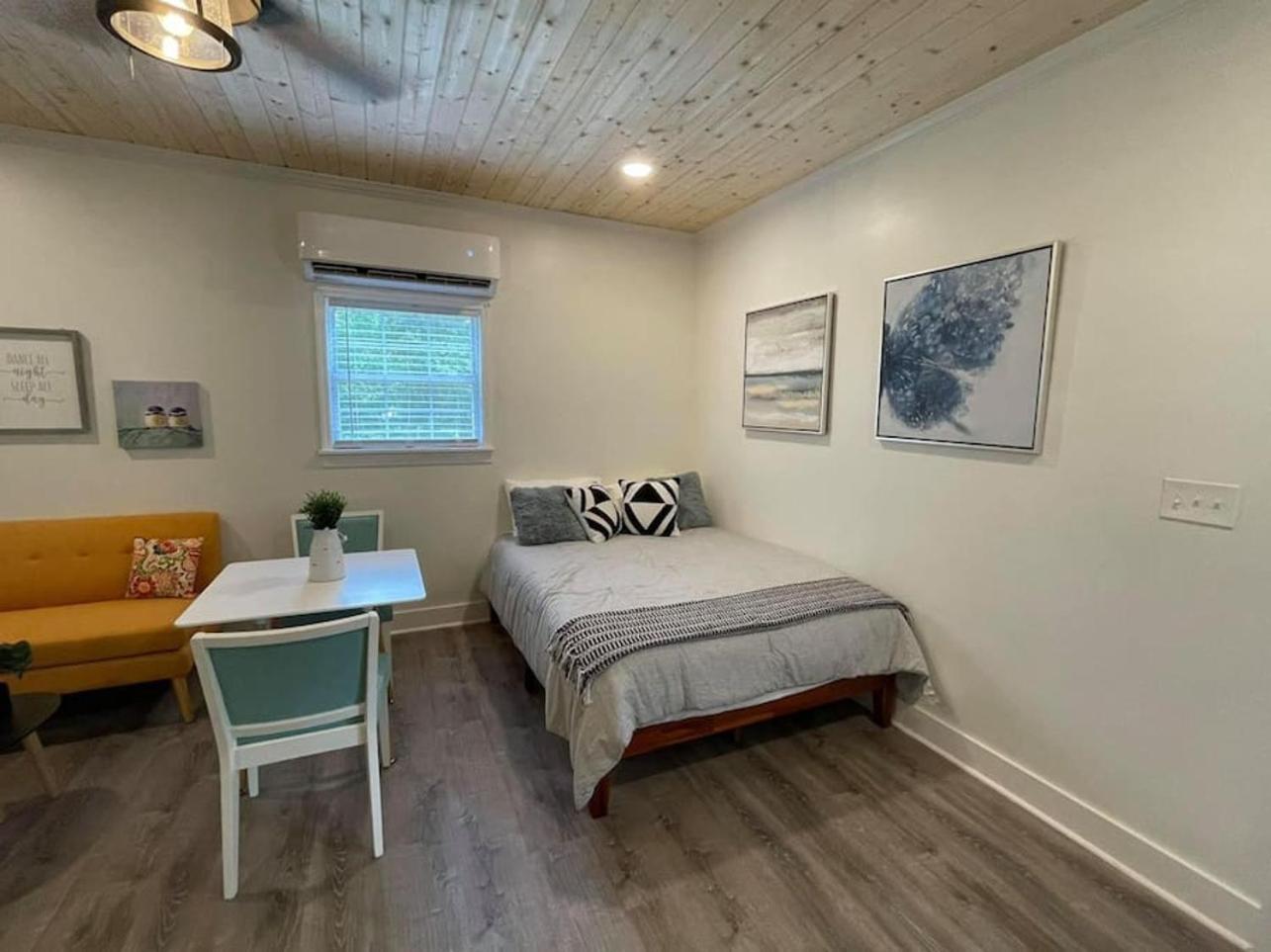 Beautifully Renovated Studio 2 Miles From Marina! Winchester Exterior foto