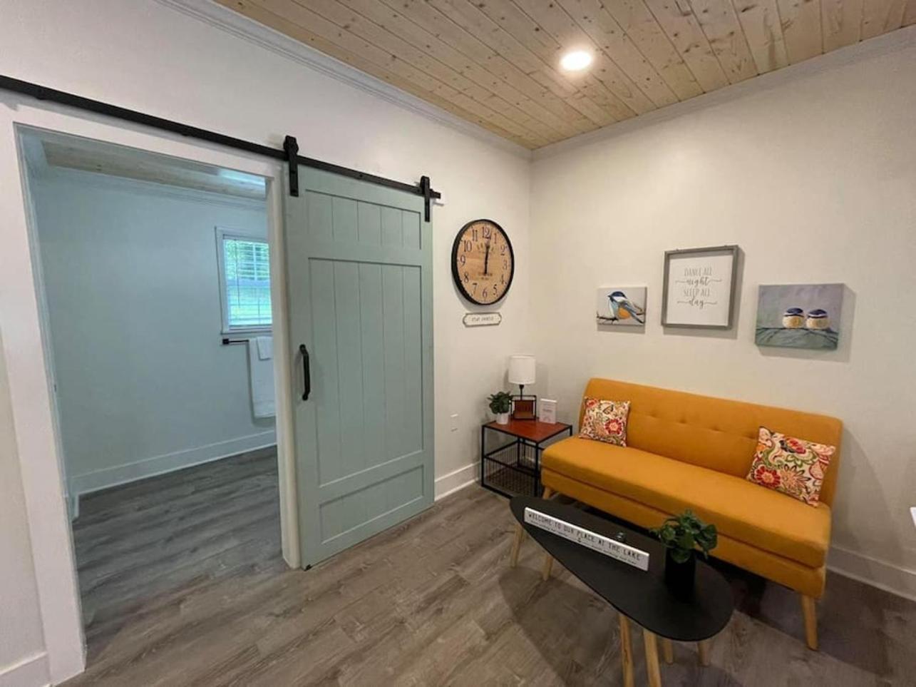 Beautifully Renovated Studio 2 Miles From Marina! Winchester Exterior foto